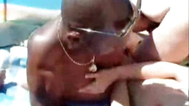 Adulte sans inscription  Beaucoup de blonde noire dans video sexe gratuit du jour la putain de bar
