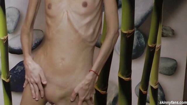 Adulte sans inscription  Aladdin donne un coup de pied video sex gratuit en français à son ami Yasmin