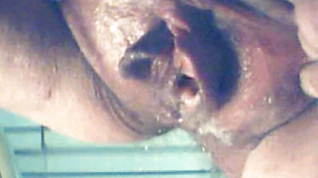 Adulte sans inscription  Bite provisoire beauté brune rebondit dans sexe gratuit video amateur la chatte