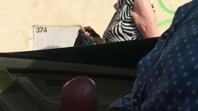 Adulte sans inscription  Belle brune extrait de video de sexe gratuit patron baise dans l'hôtel
