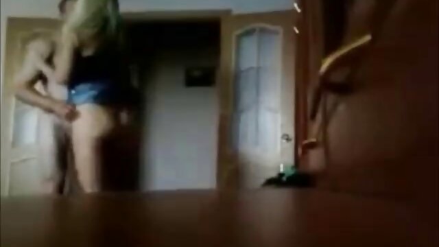 Adulte sans inscription  Belle brune pressé sa video du sexe gratuit chatte