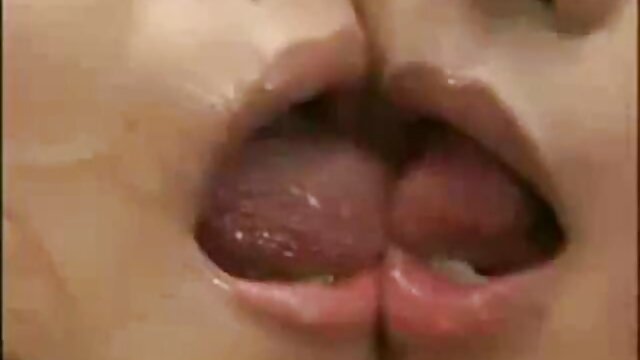 Adulte sans inscription  Jeune blonde video sexe lesbienne amatrice mange la bite.