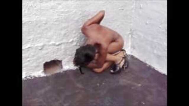 Adulte sans inscription  L'homme avec des jouets dans le cul de sexe francais gratuit sa petite amie tire la caméra