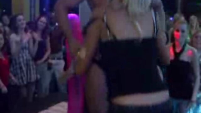 Adulte sans inscription  Burning brunette puni elle ailes video gratuite de sexe en francais par sitting sur elle visage
